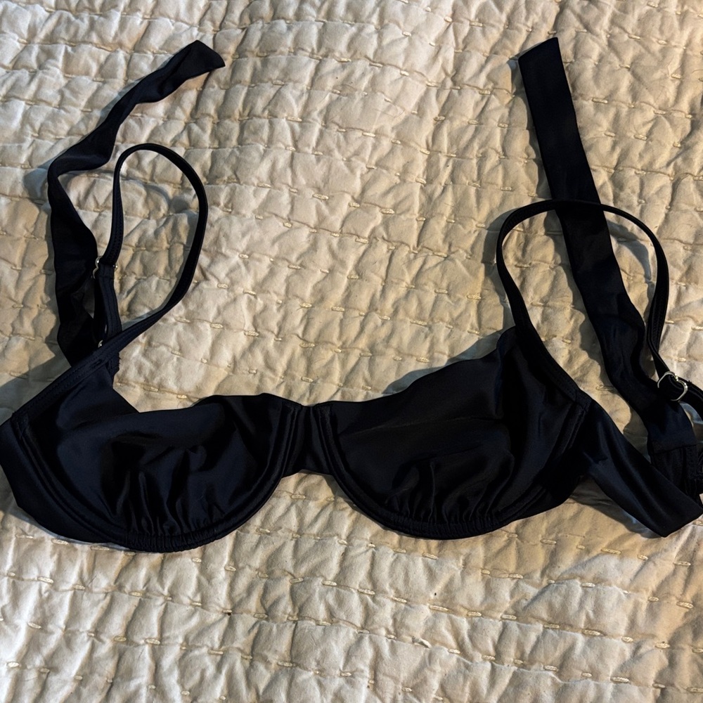 Quince Black Underwire Bikini Top